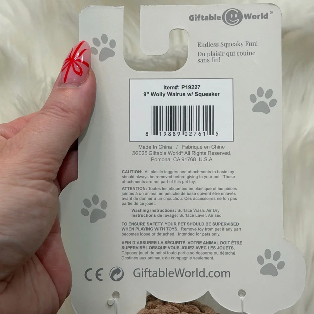 NWT Giftable World 9” Wolly Walrus Squeaker Dog Toy
